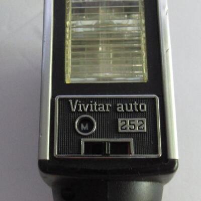 Vivitar Auto 252 Flash Attachment With Pouch