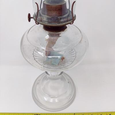 ANTIQUE EAGLE CLEAR OIL LAMP