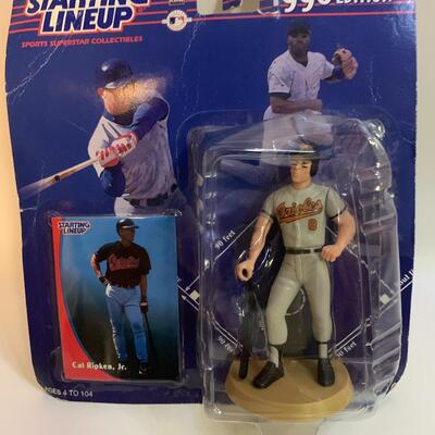 1998 Starting Line Up Sports Superstar Collectibles Cal Ripken Jr W/ Card 4.5â€ figure approx