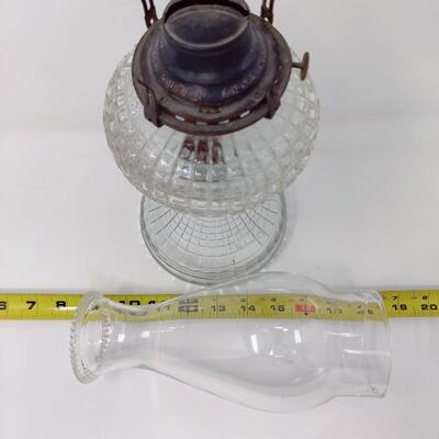 ANTIQUE QUEEN ANNE NO.2 CLEAR WAFFLED PATTERN GLASS OIL LAMP