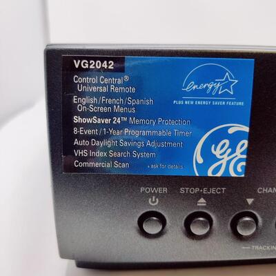 GE VCR PLAYER WITH REMOTE