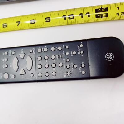 GE VCR PLAYER WITH REMOTE