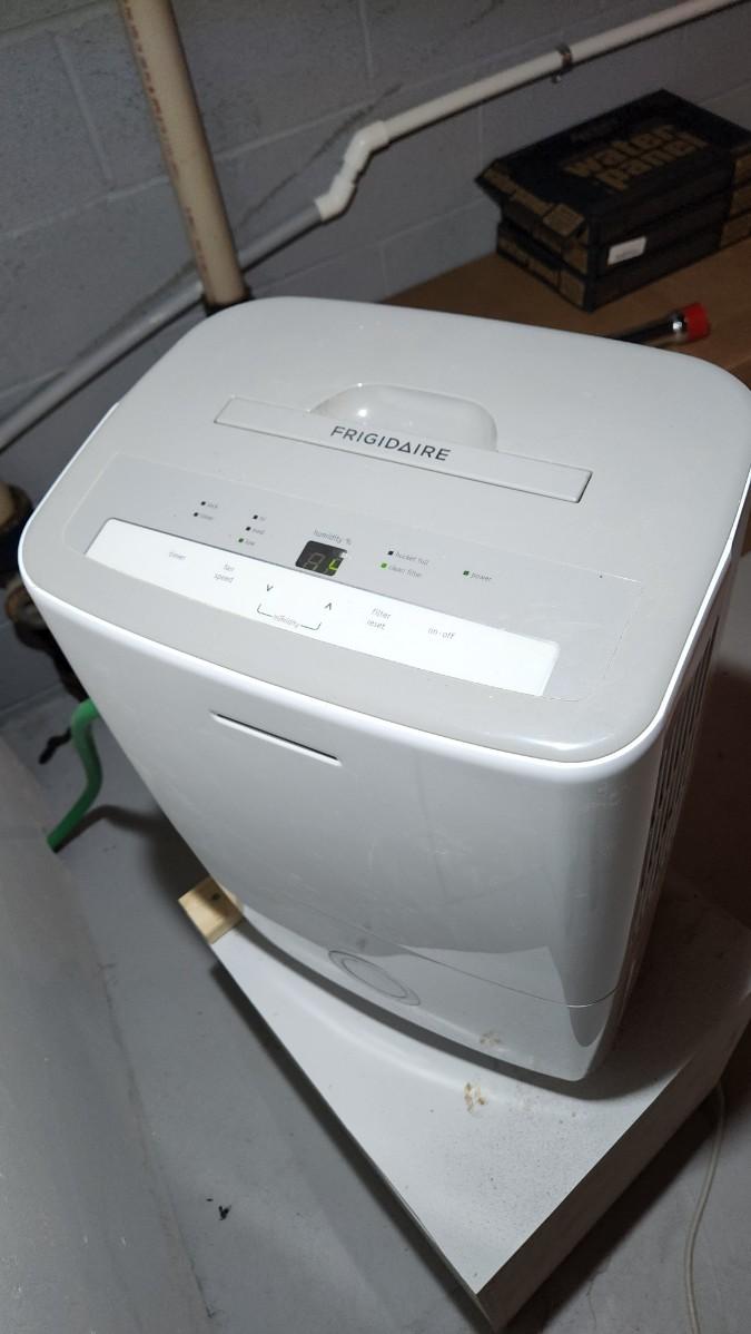 Frigidaire Dehumidifier 70 pint Model FFAD7033R1A