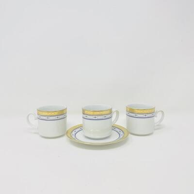 TIRSCHENREUTH TEA CUPS AND SAUCER BUNDLE