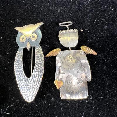 Vintage collectibles lot with a walrus