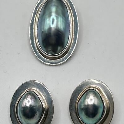 Sterling hallmarked  Mabe Pearl set by Gunn Tigerie of Beverley Hills