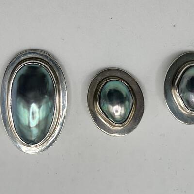 Sterling hallmarked  Mabe Pearl set by Gunn Tigerie of Beverley Hills