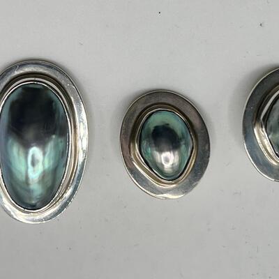 Sterling hallmarked  Mabe Pearl set by Gunn Tigerie of Beverley Hills