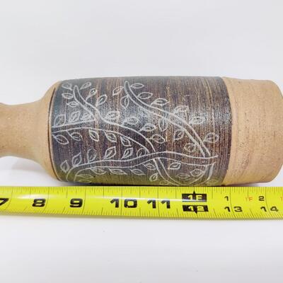 FANTASTIC POTTERY VASE SIGNED W