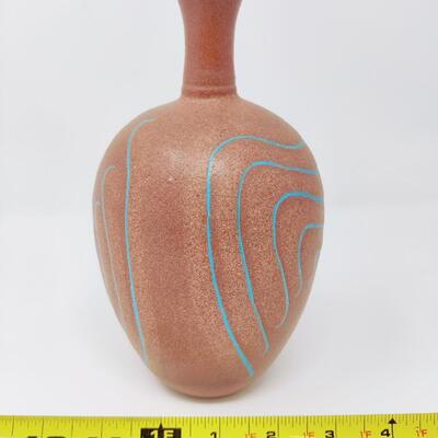 STUNNING BLUE ACCENT POTTERY VASE SIGNED ELLIE