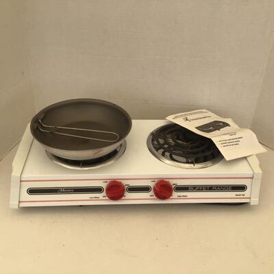 5366 Like New Buffet Two Burner Electric Range by Munsey
