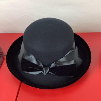Lot. 5379. Vintage Talbots Ladies Hats