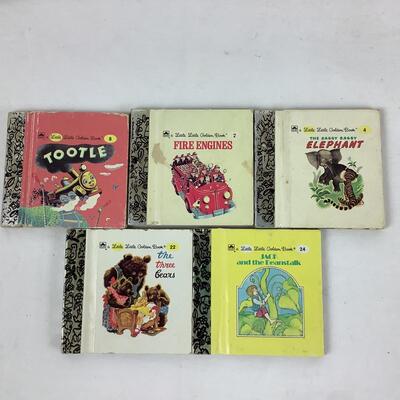 Lot. 5384  Vintage Miniature Children's Books