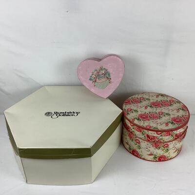 Lot. 5386. Lot of Vintage Hat Boxes