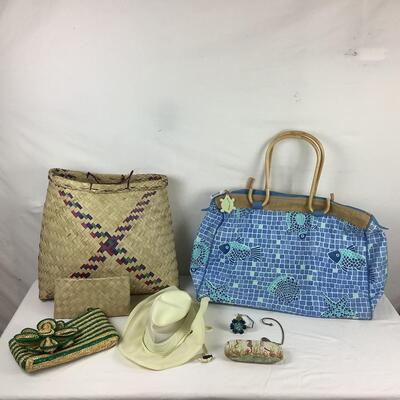 Lot. 5387. Sun and Sand Beach Bag with Wooden Handles / Straw Bag / Straw Handbag/Dorpman Pacific Hat