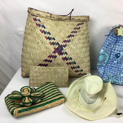 Lot. 5387. Sun and Sand Beach Bag with Wooden Handles / Straw Bag / Straw Handbag/Dorpman Pacific Hat