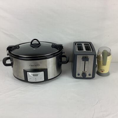 Lot. 5389. Crock-Pot / Toaster / Black & Decker Smart Grind