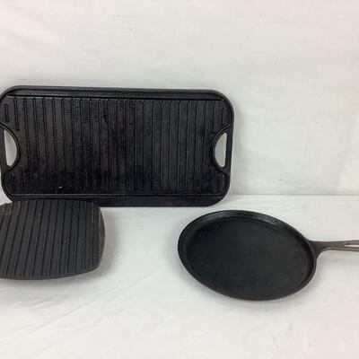 Lot. 5391. Lot of Lodge Cast Iron Griddles/Press