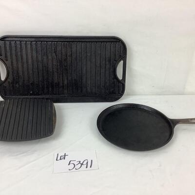 Lot. 5391. Lot of Lodge Cast Iron Griddles/Press