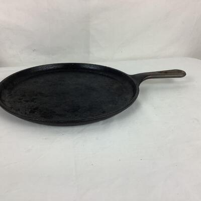 Lot. 5391. Lot of Lodge Cast Iron Griddles/Press