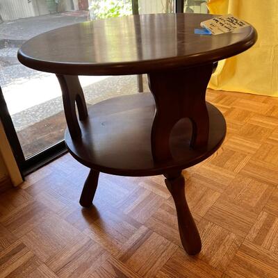 Round spindle leg table