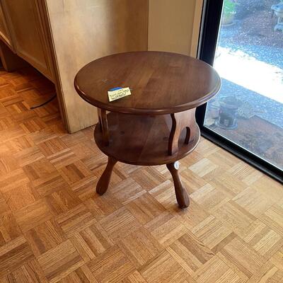 Round spindle leg table