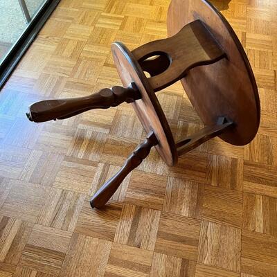 Round spindle leg table