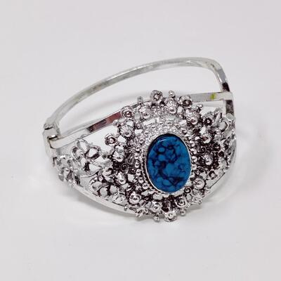 MAJESTIC FAUX TURQUOISE SILVER TONED BANGLE BRACELET
