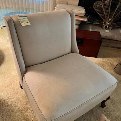 Armless chair