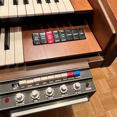 Electone organ