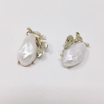 VINTAGE CLIP ON LUSTER EARRINGS LOT #2