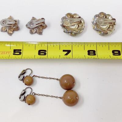BEAUTIFUL VINTAGE GOLD /YELLOW TONED CLIP ON EARRINGS BUNDLE