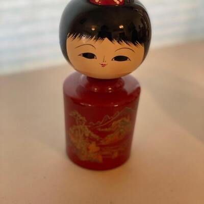 Urushi Lacquered Kokeshi Doll by Muneyama 7