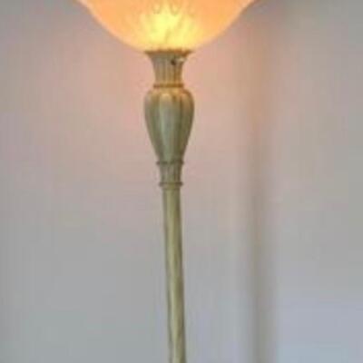 LOT 10G: Floor Lamp