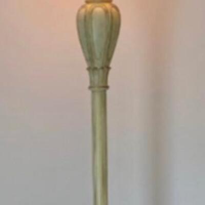LOT 10G: Floor Lamp
