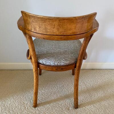 LOT 11G: Small Accent Chair