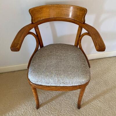 LOT 11G: Small Accent Chair