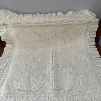 LOT 12G: Powder Room Accessories