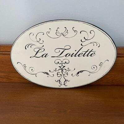 LOT 12G: Powder Room Accessories