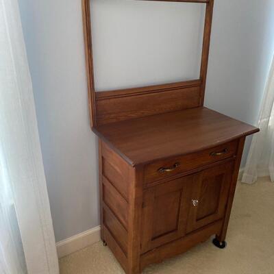 LOT 13R: Vintage Wash Stand