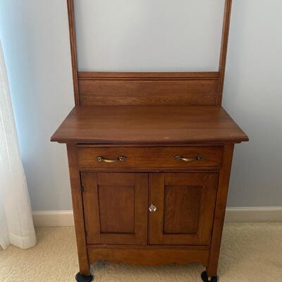 LOT 13R: Vintage Wash Stand