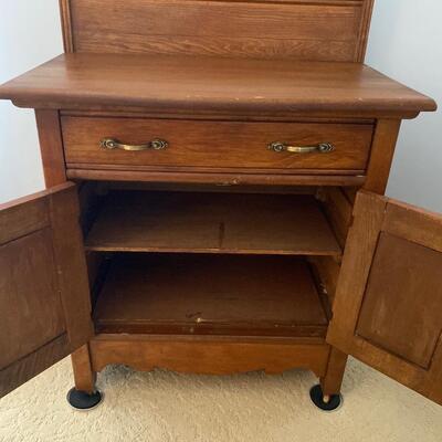 LOT 13R: Vintage Wash Stand