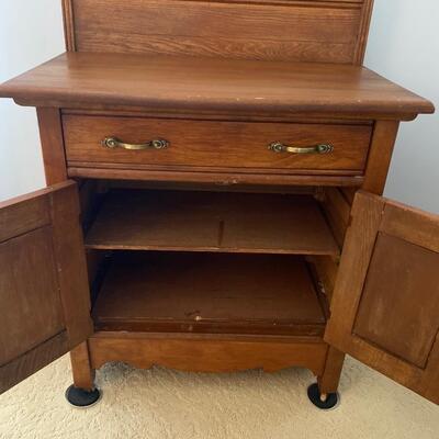 LOT 13R: Vintage Wash Stand