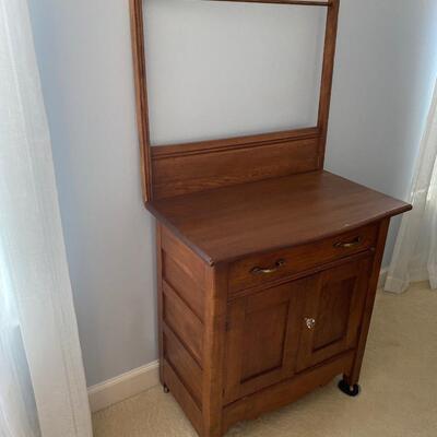 LOT 13R: Vintage Wash Stand