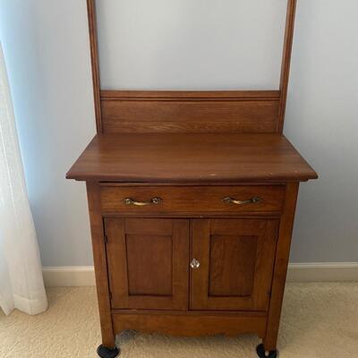 LOT 13R: Vintage Wash Stand