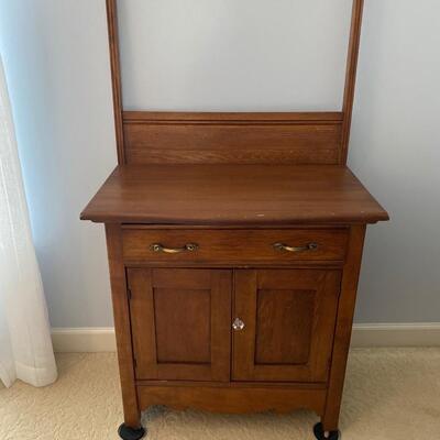 LOT 13R: Vintage Wash Stand