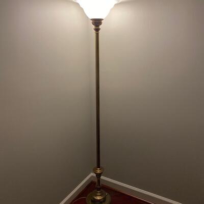 LOT 17G: Floor Lamp