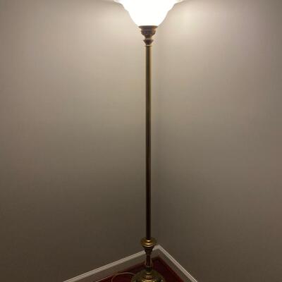LOT 17G: Floor Lamp