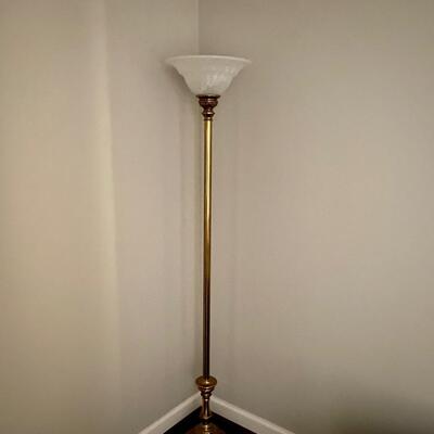 LOT 17G: Floor Lamp