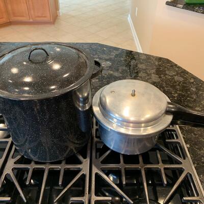 LOT 38R: Black Enamel Graniteware Stock/Steamer Pot & Mirror Aluminum  Pressure Pan
